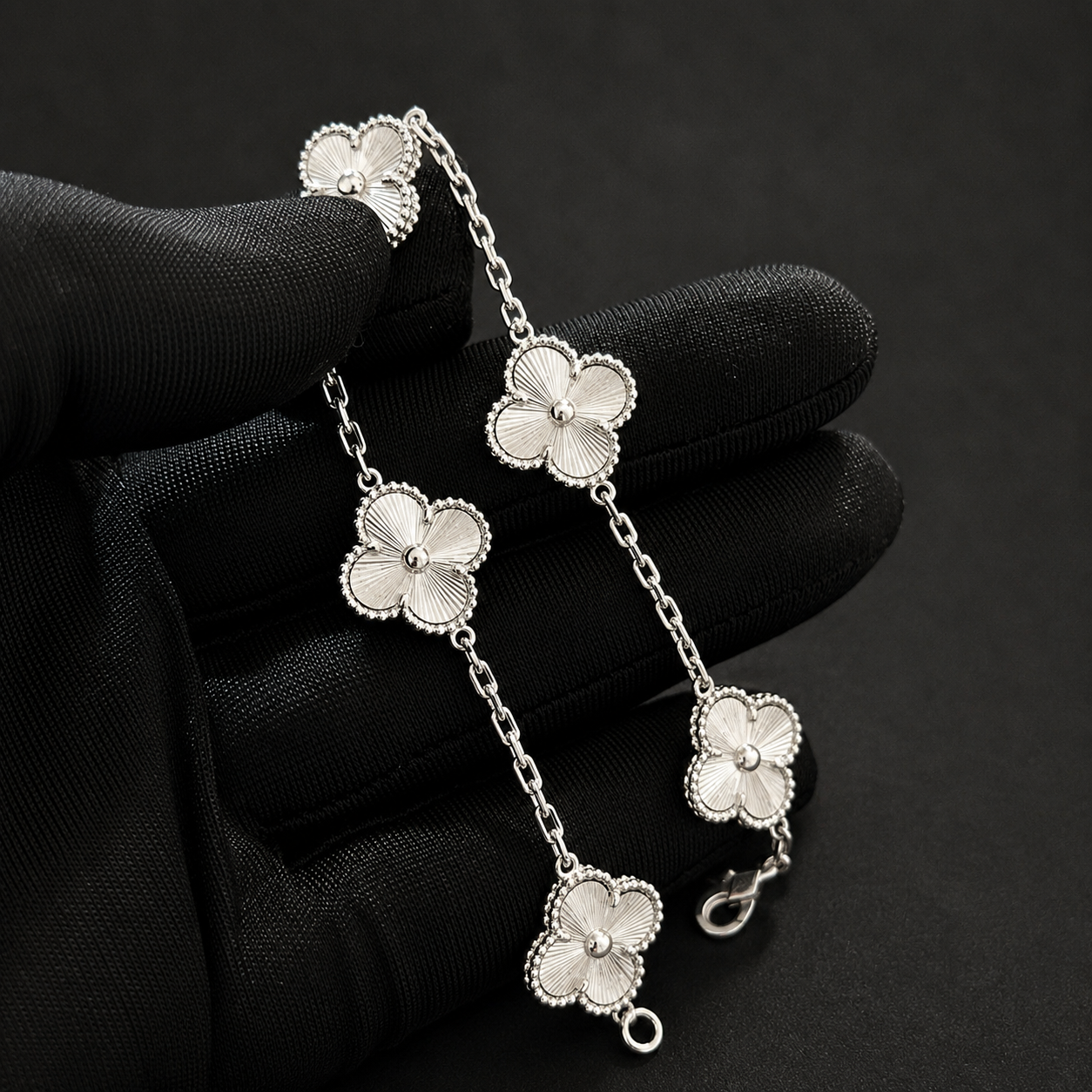The Amara Clover Bracelet